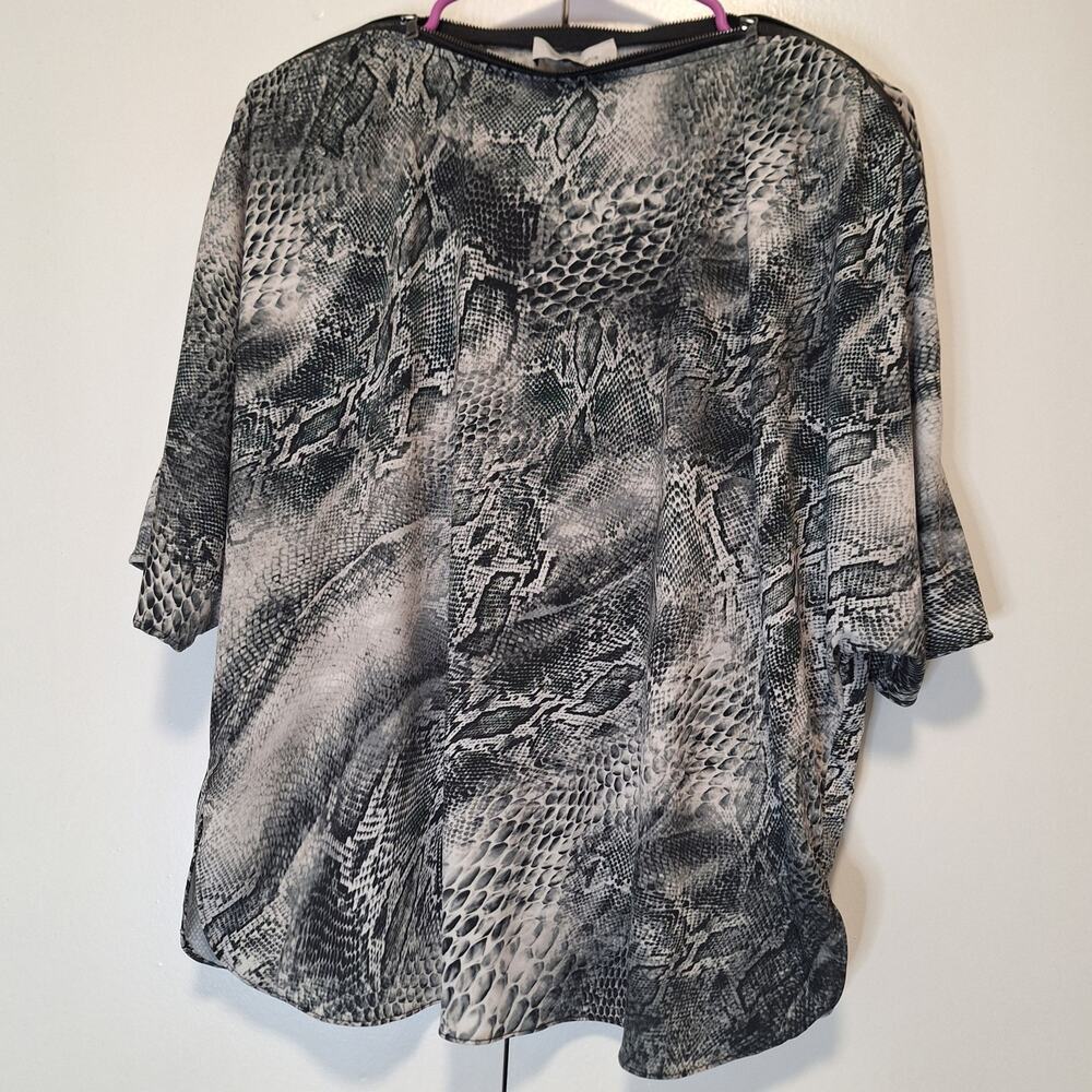 Lola & Sophie Zipper Neckline Snakeskin Pattern Blouse Size XS